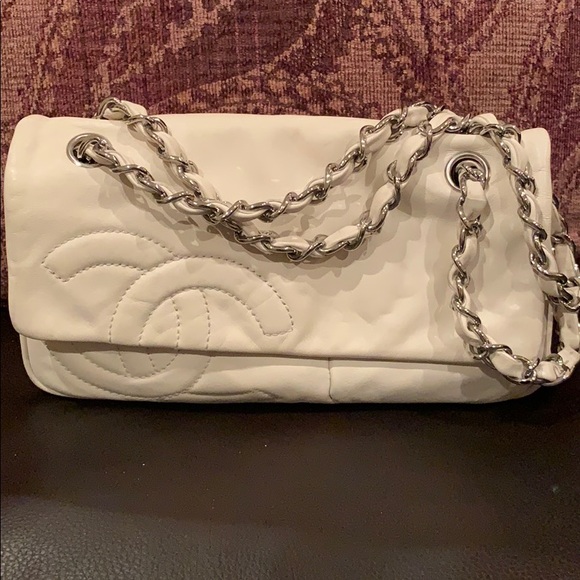 Chanel purse - Picture 1 of 8